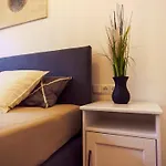 Modernes Haus Mit Dachterrasse Und Klimaanlage