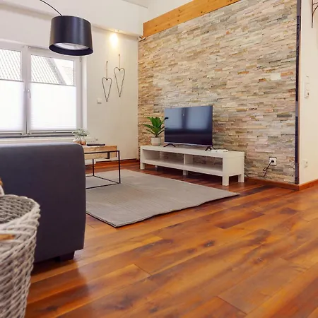 Modernes Haus Mit Dachterrasse Und Klimaanlage 에르켈렌츠