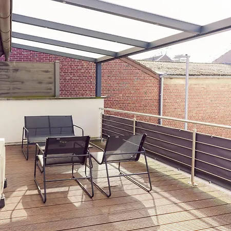 Modernes Haus Mit Dachterrasse Und Klimaanlage 아파트