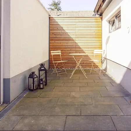Modernes Haus Mit Dachterrasse Und Klimaanlage 아파트 에르켈렌츠